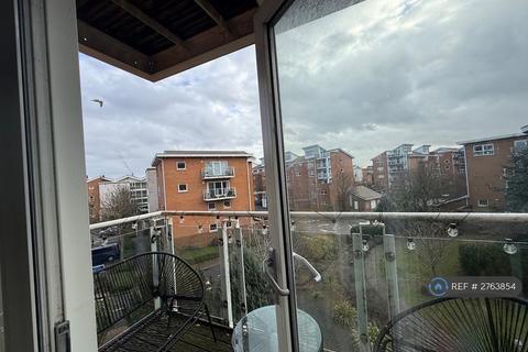 2 bedroom flat to rent, Chandlery Way, Cardiff, CF10