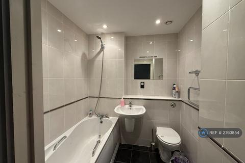 2 bedroom flat to rent, Chandlery Way, Cardiff, CF10