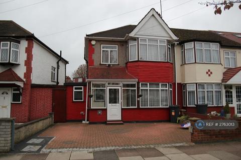 4 bedroom semi-detached house to rent - Allendale Road, Greenford, UB6