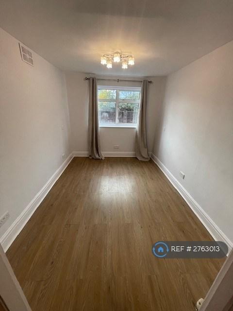 Bedroom 1 (Ground Flr)