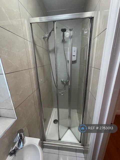 Shower Room (Ground Flr)