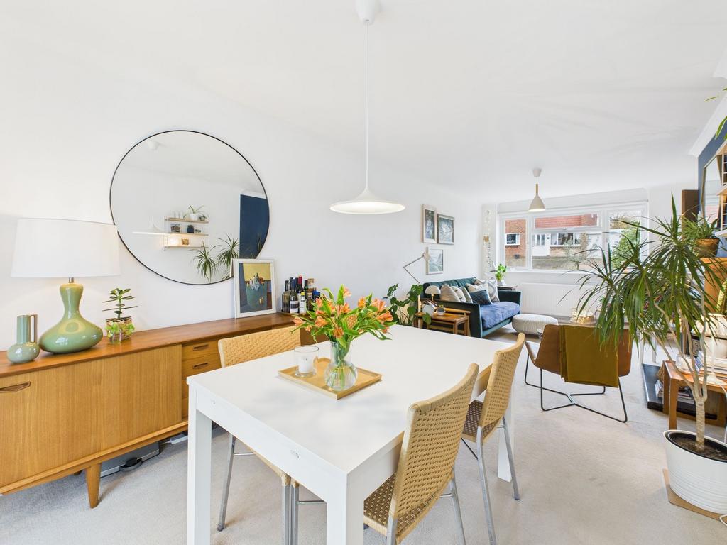 Sitting/Dining Room