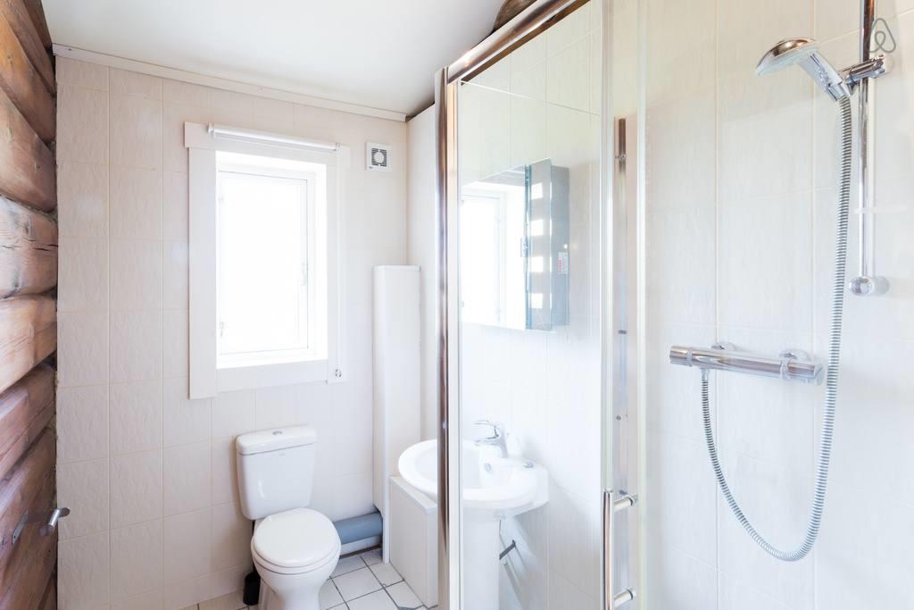 Ensuite.jpg