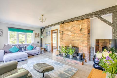 undefined, Amersham HP7