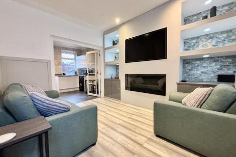 2 bedroom terraced house for sale, Hawthorn Terrace, Garforth, Leeds