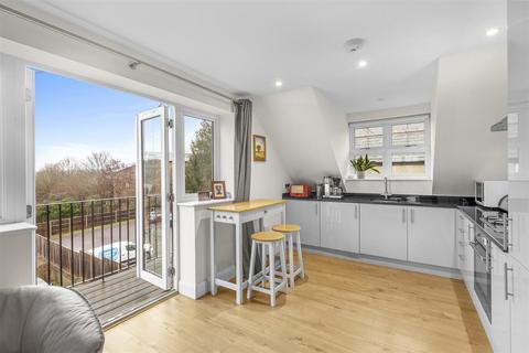 2 bedroom apartment for sale, Priory Road, High Wycombe HP13