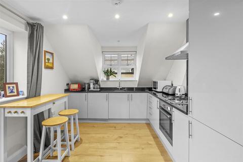 2 bedroom apartment for sale, Priory Road, High Wycombe HP13