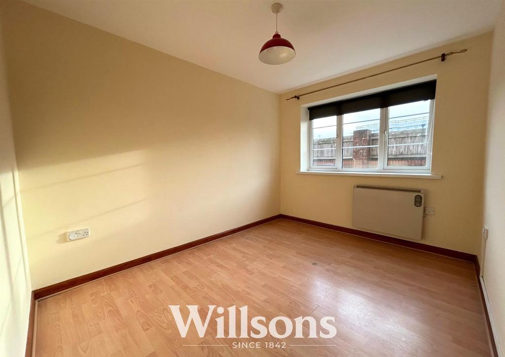 Bedroom 1.jpg