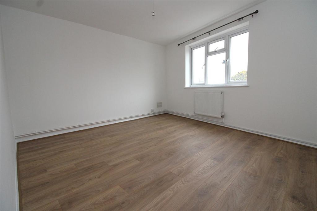 Bedroom 1.JPG