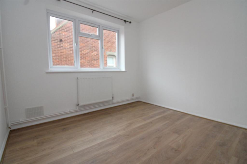 Bedroom 2.JPG