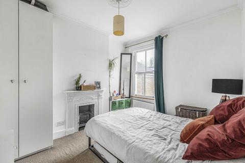 1 bedroom flat to rent, Algarve Road, London SW18