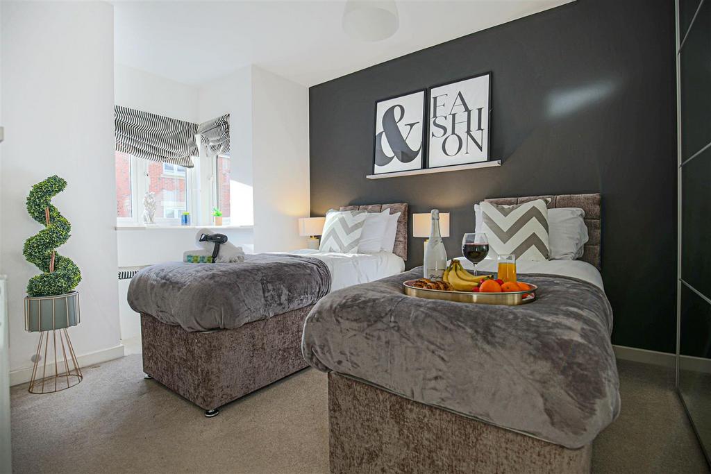Bedroom 3 6.jpg