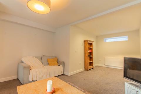 4 bedroom semi-detached house for sale, Cliffe Lane South, Baildon, Shipley, West Yorkshire, BD17