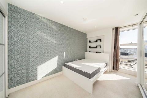 2 bedroom flat to rent, Wandsworth Road, London SW8
