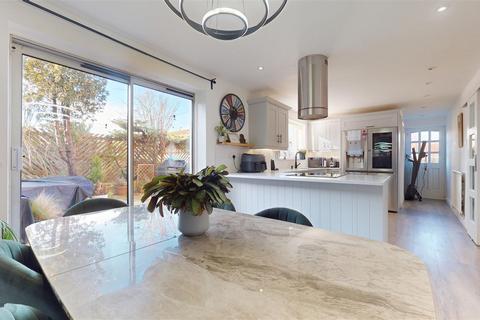 undefined, Eddington Court, Milton Keynes MK4