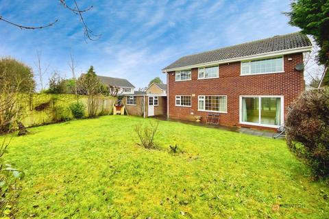 3 bedroom detached house for sale, The Yews, Oadby, LE2