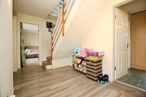 3 bedroom detached house for sale, The Yews, Oadby, LE2