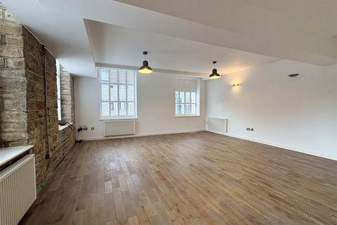 2 bedroom apartment to rent, Tamewater Court, Dobcross, Oldham, Greater Manchester, OL3