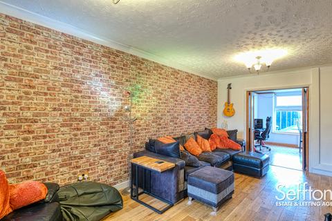 3 bedroom terraced house for sale, Rider Haggard Road, Norwich, Norfolk, NR7 9UD