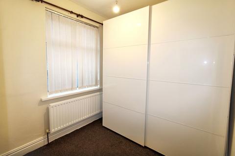 2 bedroom ground floor flat for sale, St. Julien Gardens, Howdon, Wallsend, Tyne and Wear, NE28 0DH