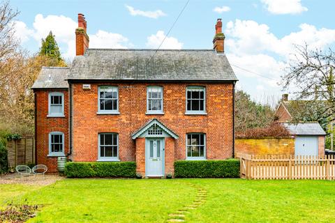 4 bedroom detached house for sale, Aylesbury Road, Askett, Princes Risborough, Buckinghamshire, HP27
