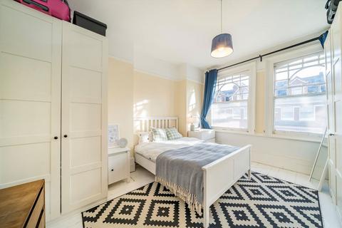 2 bedroom flat for sale, Crockerton Road, London SW17