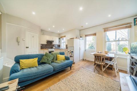 2 bedroom flat for sale, Crockerton Road, London SW17