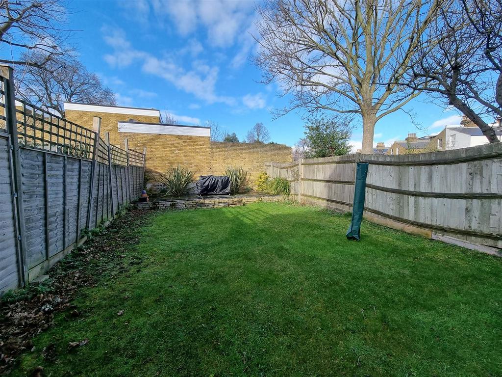 Flat A, 26 Kingsmead Garden.jpg