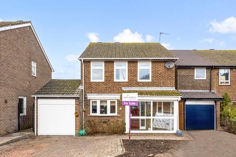 4 bedroom detached house for sale, Reapers Close, Horsham, RH12