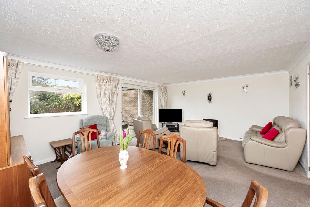 Living/ dining room
