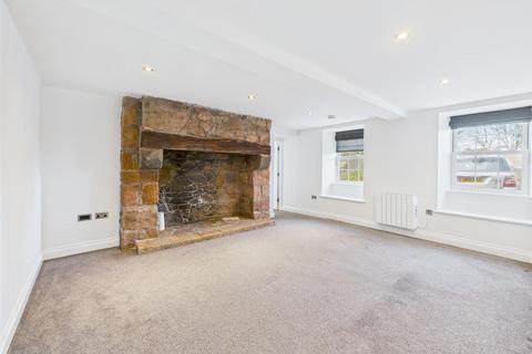 2 bedroom apartment for sale, 2 Bedroom ground floor apt with private parking area for 5 cars and communal garden.