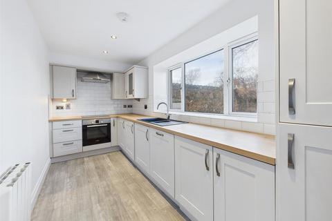 2 bedroom apartment for sale, 2 Bedroom ground floor apt with private parking area for 5 cars and communal garden.