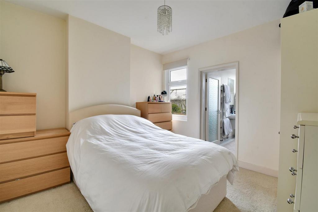 Bedroom 2 1.jpg