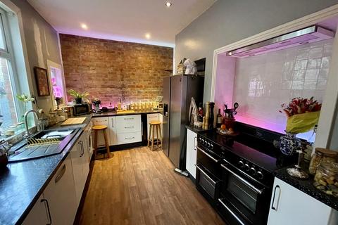 3 bedroom terraced house for sale, Thompson Street West, Darlington