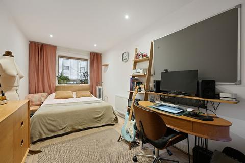 undefined, Apple Grove, Harrow, HA2