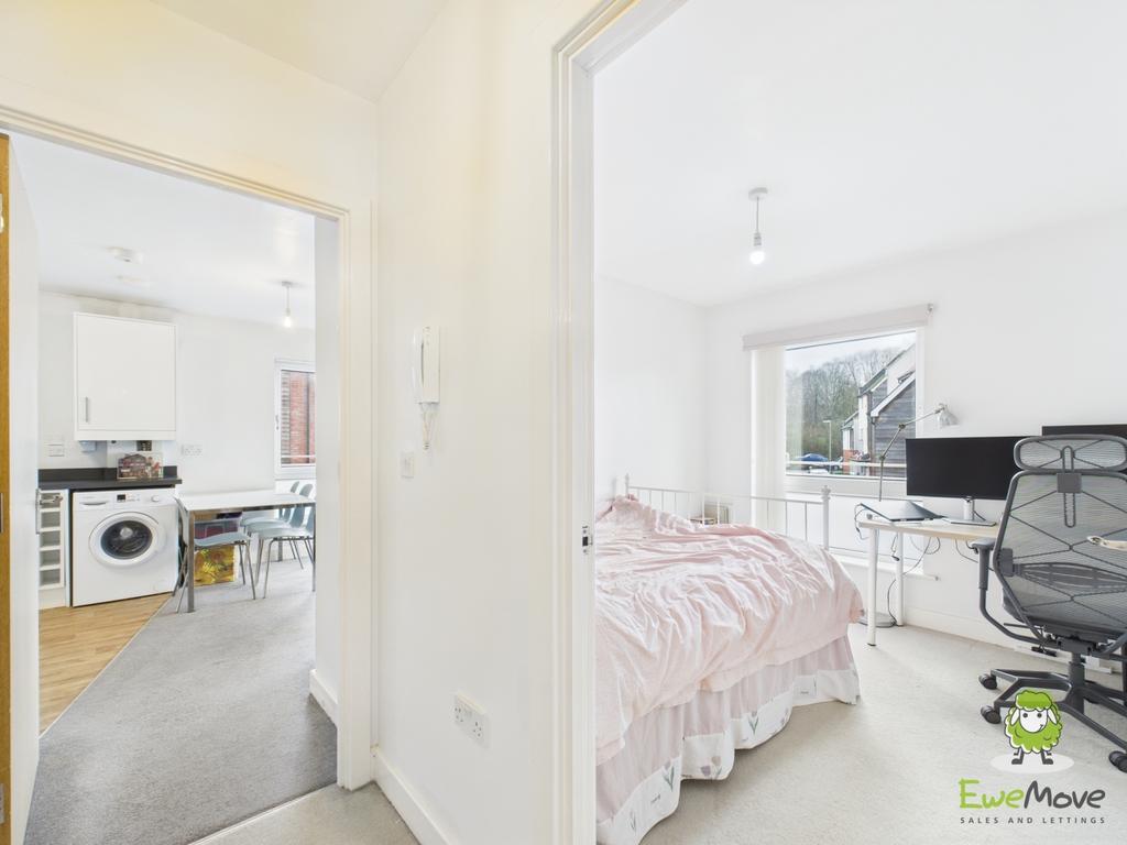 Ewe Move Estate Agents Basingstoke - Bourdillion Ga