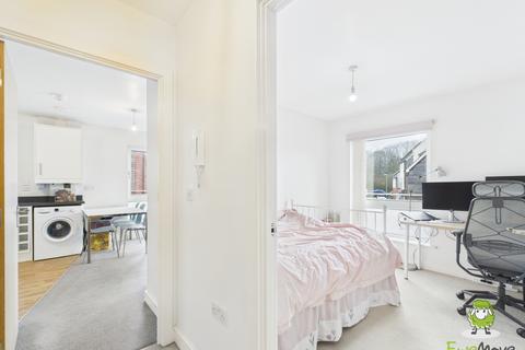 undefined, Bourdillon Gardens, Basingstoke, Hampshire, RG24