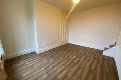 1 bedroom terraced house to rent, Corby Street, Birkby, Huddersfield