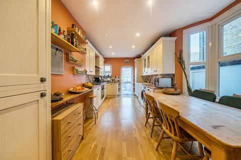 5 bedroom terraced house for sale, Swallowfield Road, London