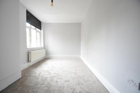 1 bedroom flat to rent, High Street, Beckenham BR3