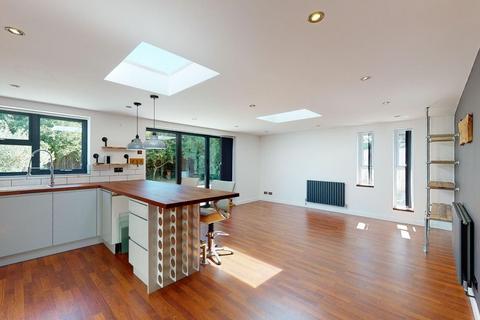 3 bedroom bungalow to rent, Windmill Road, Herne Bay, Kent, CT6