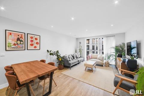 2 bedroom flat for sale - Glow Court, Rookwood Way, London, E3