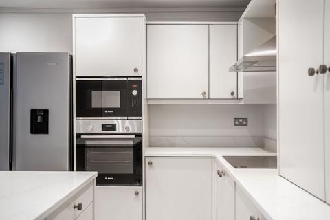 2 bedroom detached house to rent, Hookstone Drive, Harrogate, HG2