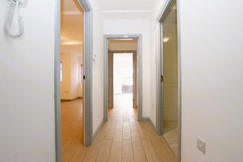 3 bedroom flat to rent, Park Lane, Wembley