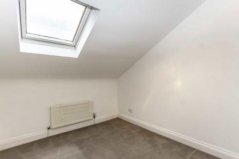 2 bedroom flat to rent, Madeley Road, London W5