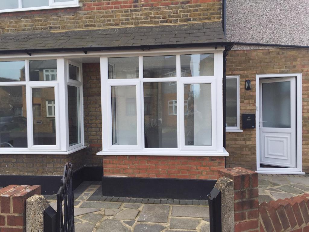2 Bedroom Ground floor House conversion flat avai