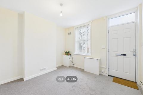 2 bedroom terraced house to rent, Nottingham NG2