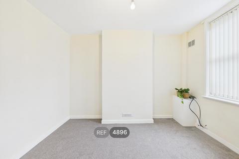 2 bedroom terraced house to rent, Nottingham NG2
