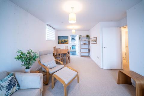 2 bedroom flat for sale, Osiers Road, London, SW18