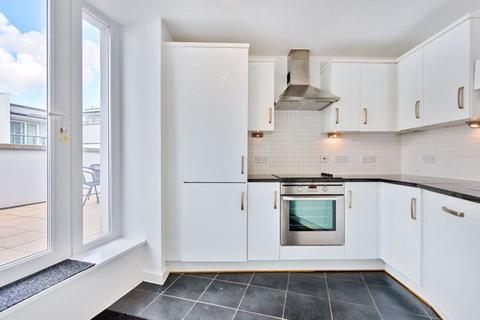 2 bedroom flat for sale, Osiers Road, London, SW18